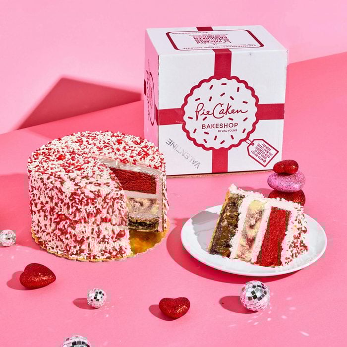 The Red Velvet Piecaken Ecomm Via Goldbelly.com