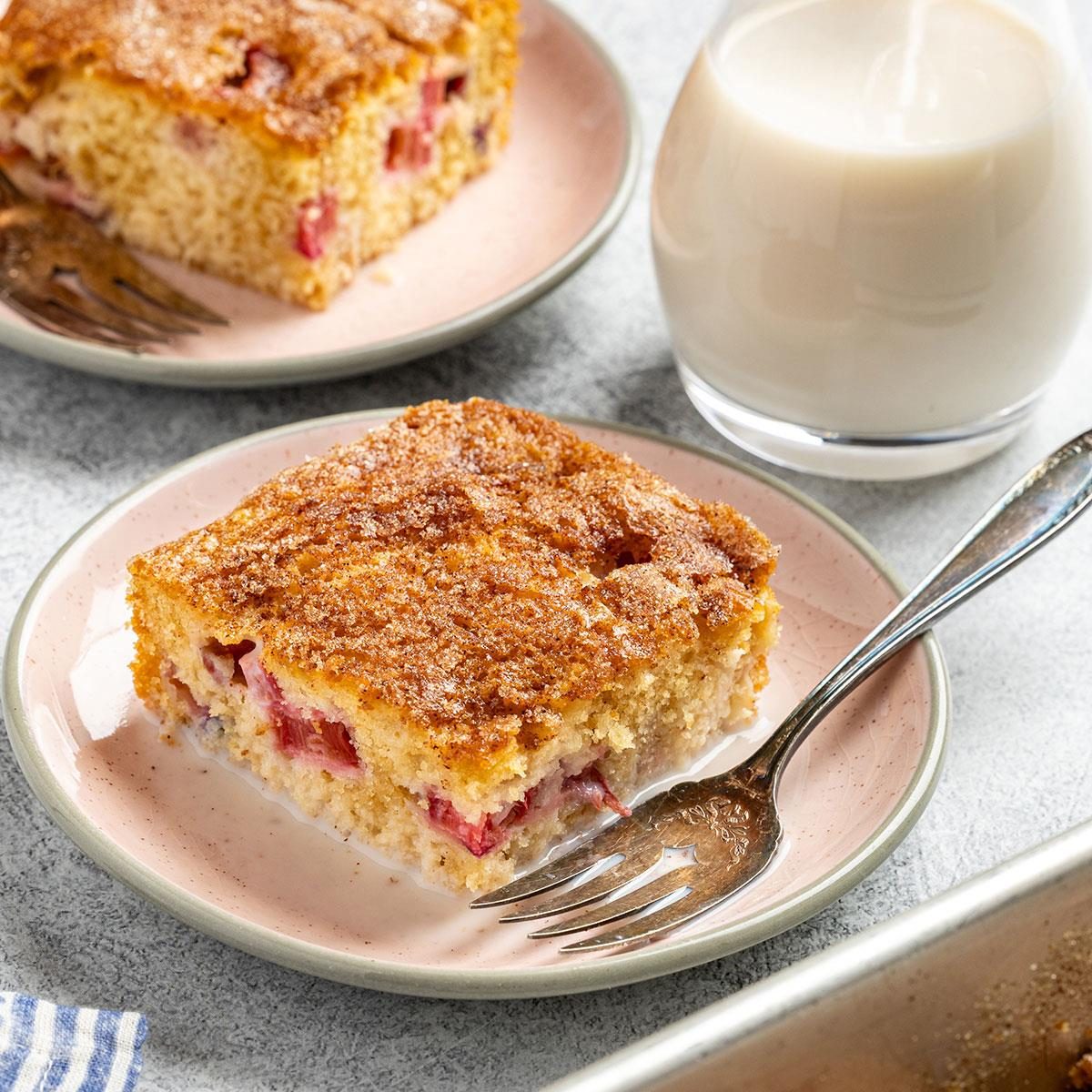 Old Fashioned Rhubarb Cake Exps Tohd24 4258 Kristinavanni 8