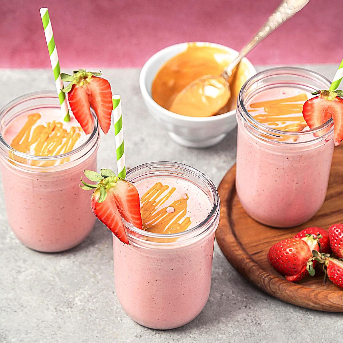 Peanutty Strawberry Banana Smoothies