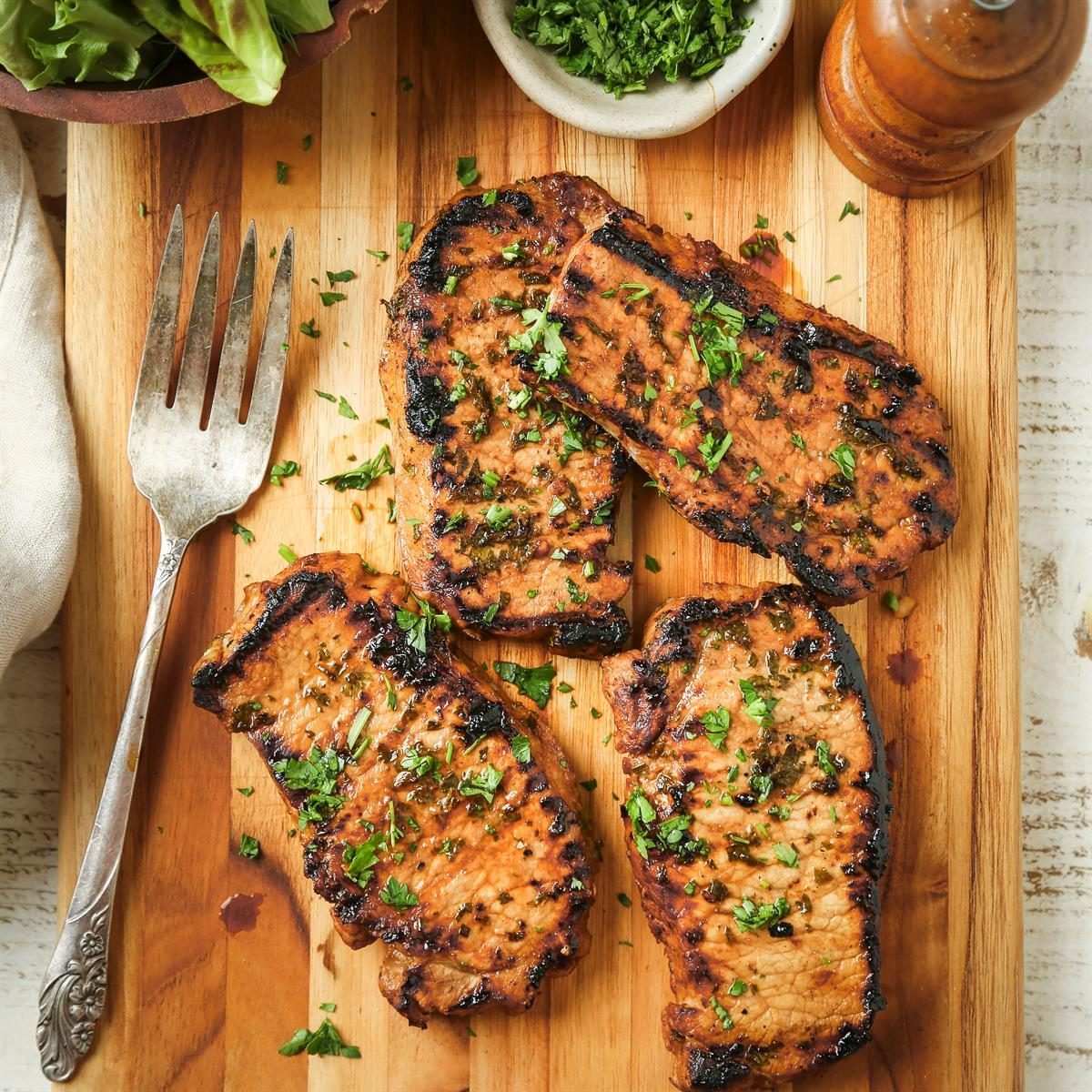 Favorite Grilled Pork Chops Exps Tohd25 25151 Jonathanmelendez 02