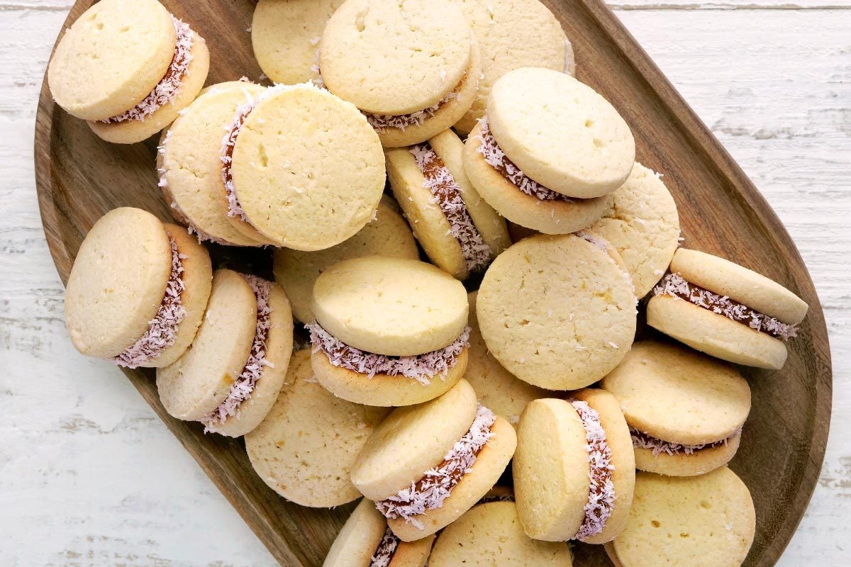 alfajores cookies in a tray