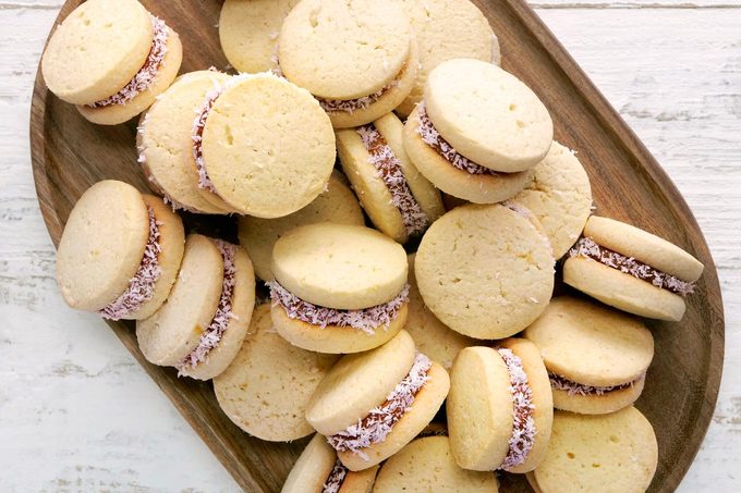 alfajores cookies in a tray