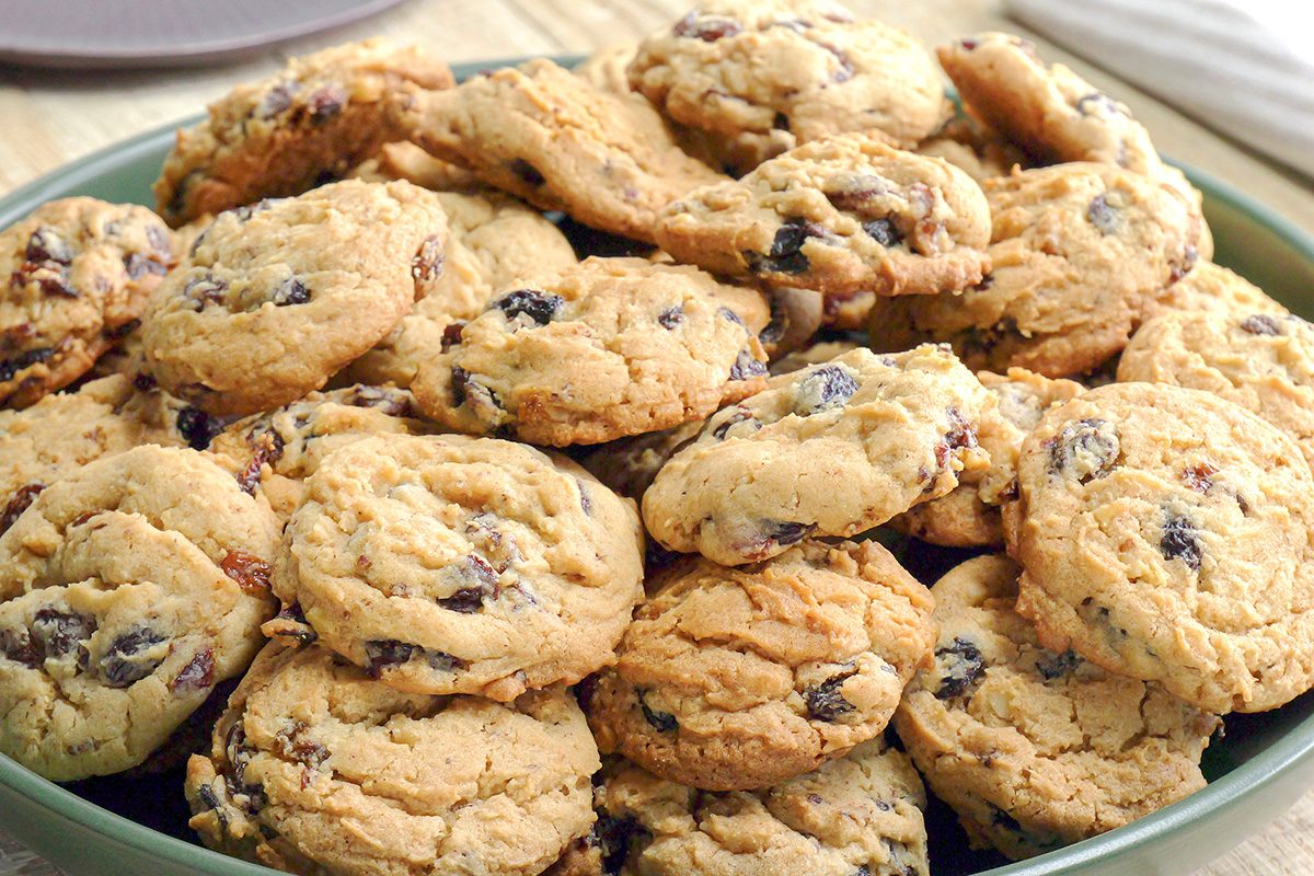 Raisin Cookies is ready and served in a plate