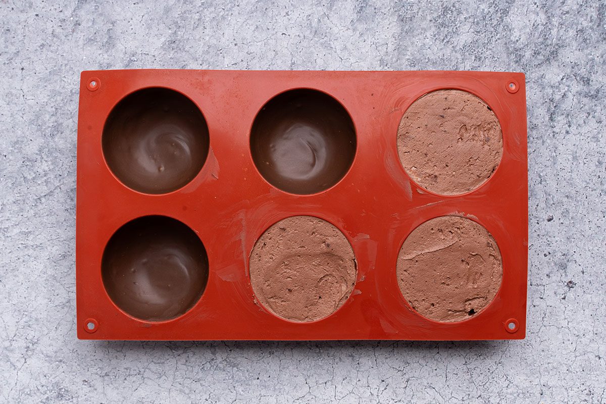 Cheesecake in the mold