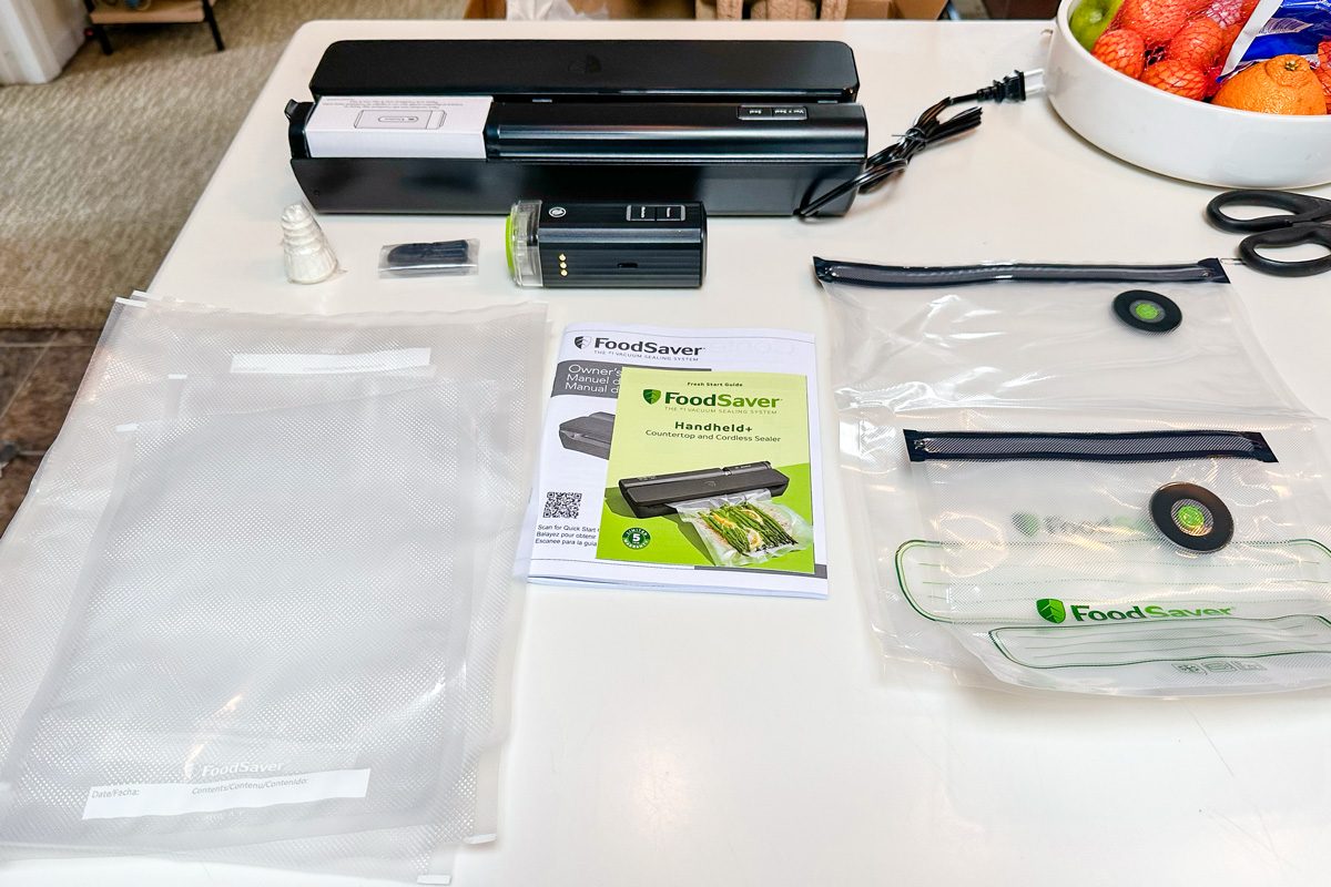 Foodsaver Vacuum Sealer with bags