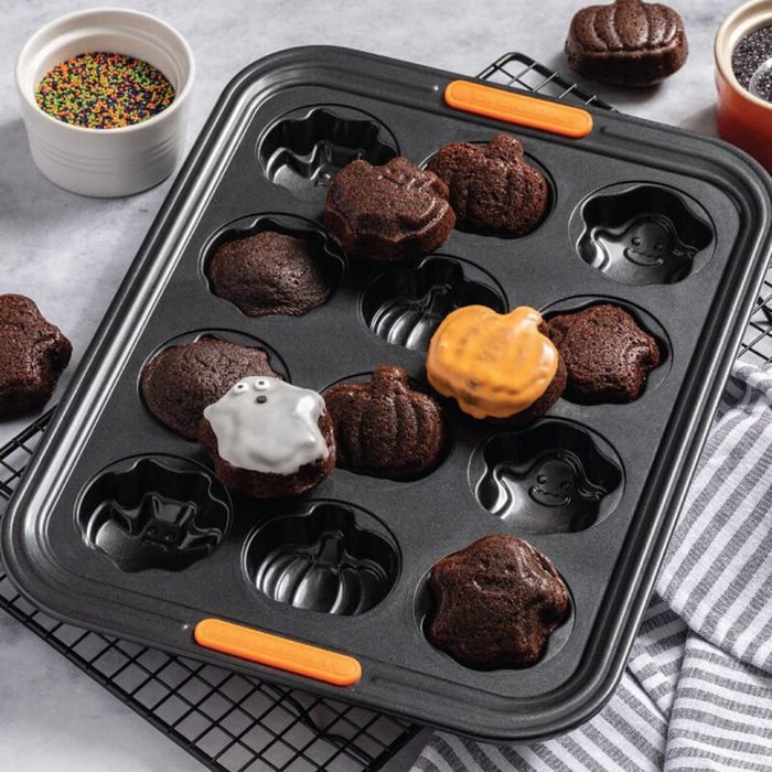 12 Cup Halloween Cakelet Pan