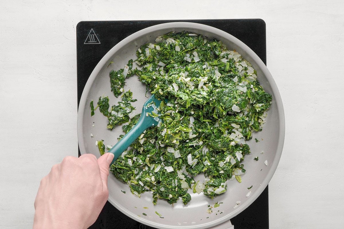 Add spinach; cook 3 minutes longer or until liquid is evaporated.