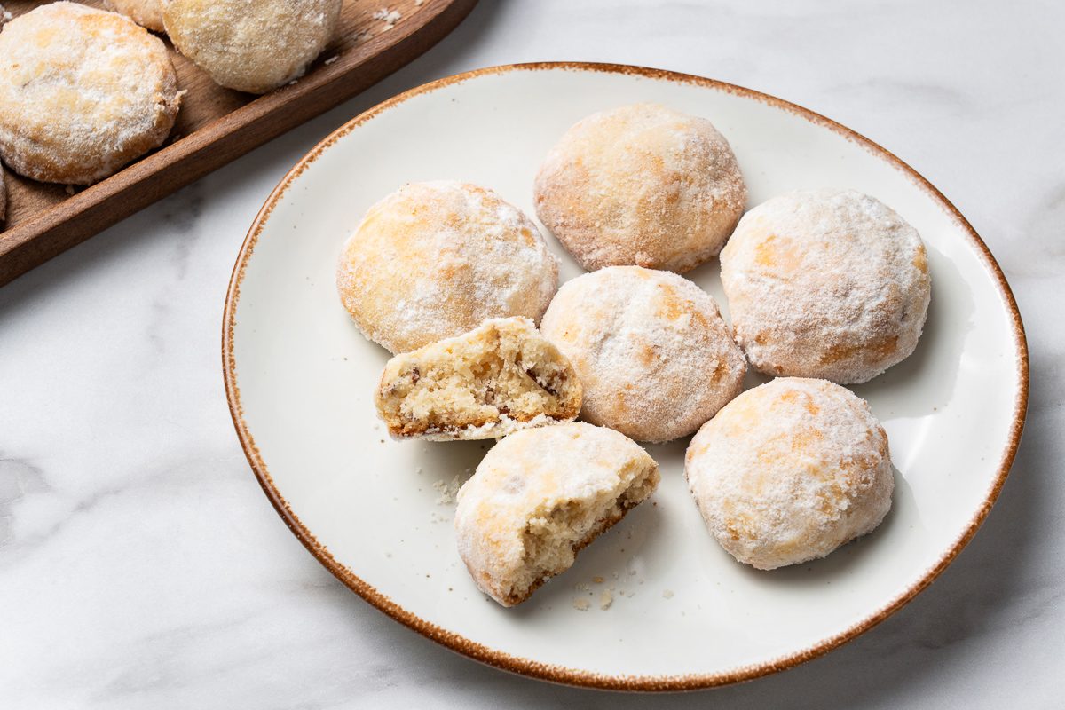 Buttery Almond Cookies