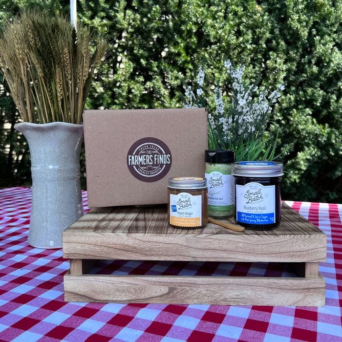 68 Best Christmas Gifts For Your Favorite Sister The Farmers Finds Subscription Box Via Merchant