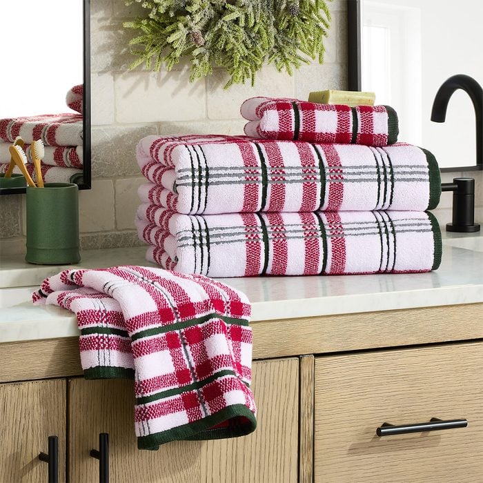Better Homes & Gardens Signature Soft Holiday Bath Towels Via Walmart.com