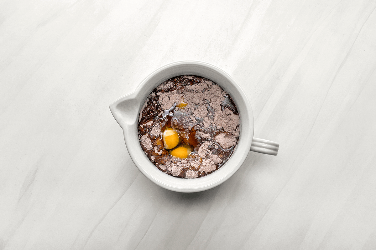 In a large bowl, combine cake mix, pudding mix, water, eggs and oil.