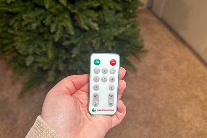King Of Christmas Yorkshire Fir remote