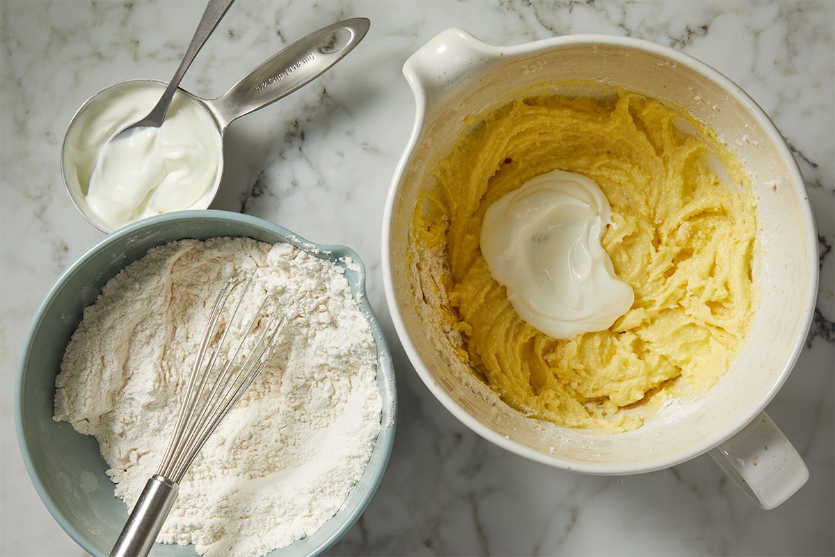 whisk the flour, baking powder, baking soda and salt in a bowl to make Yellow Squash Cake 