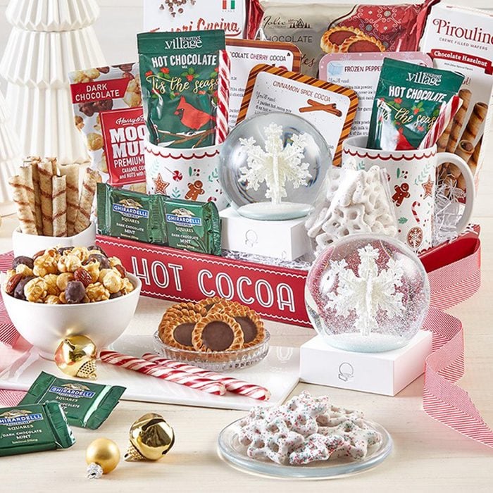 Holiday Hot Cocoa Bar With Mugs
