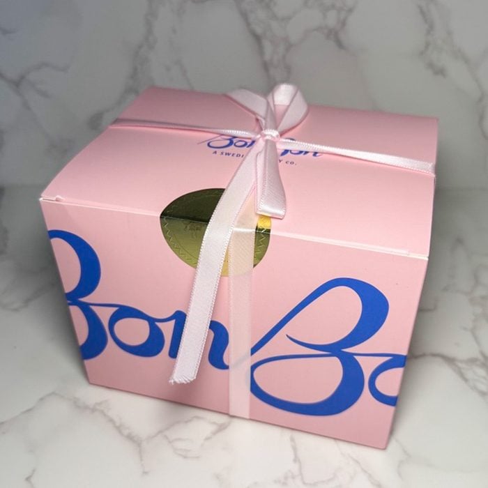Toha25 Bonbon Medium Gift Box Mary Henn 01 Ssedit