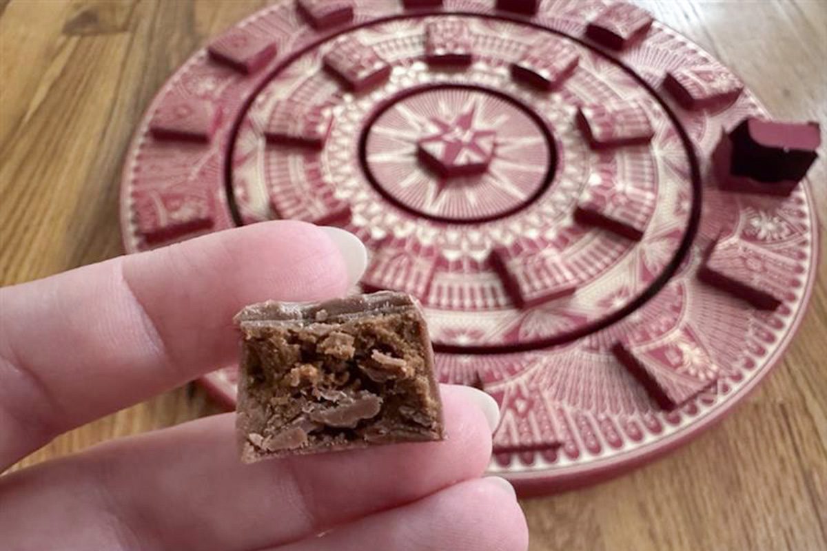 Toha25 La Maison Du Chocolat Triomphe Advent Calendar Mary Henn 02 Ssedit