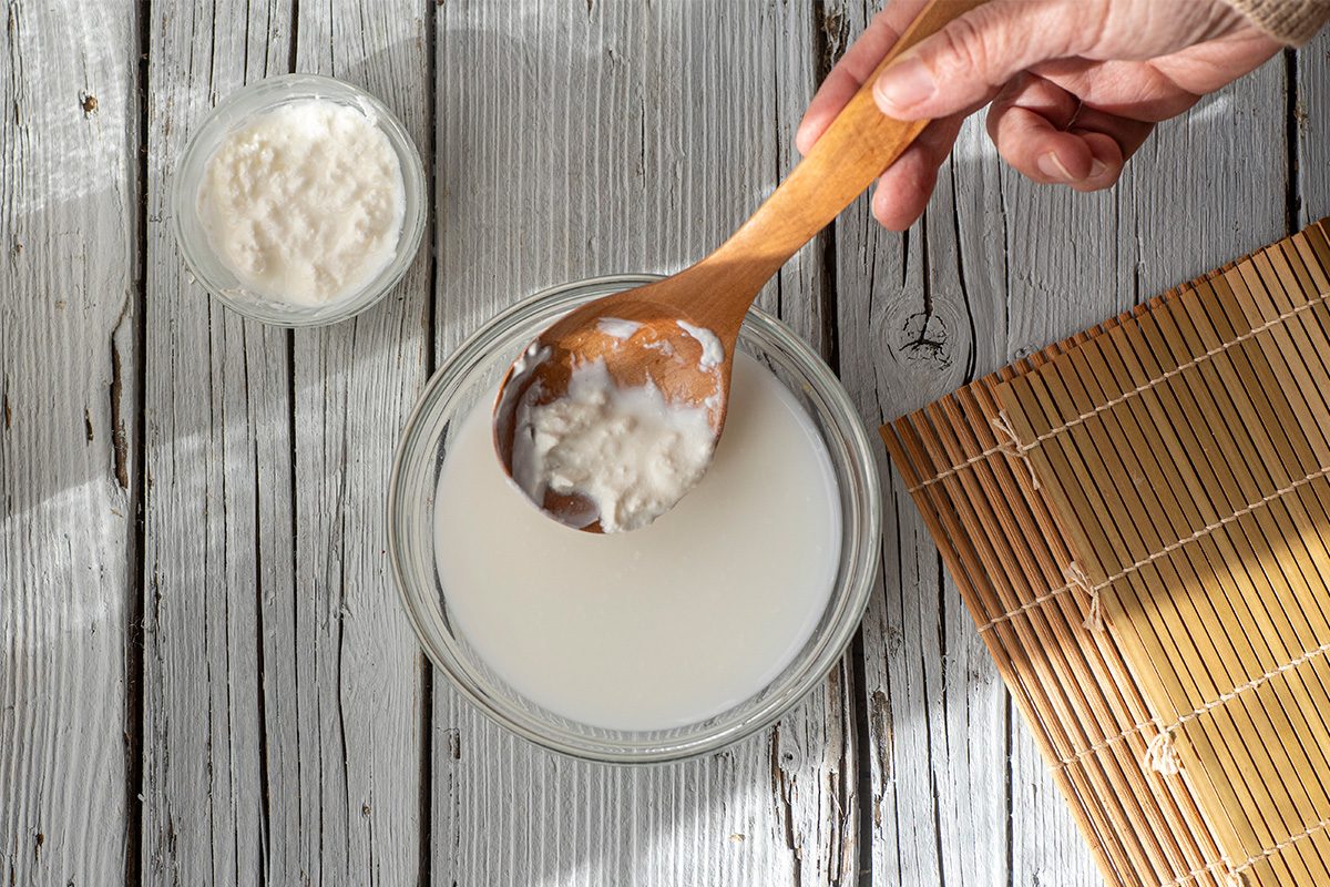 7 Helpful Buttermilk Substitutes Gettyimages 2203085320